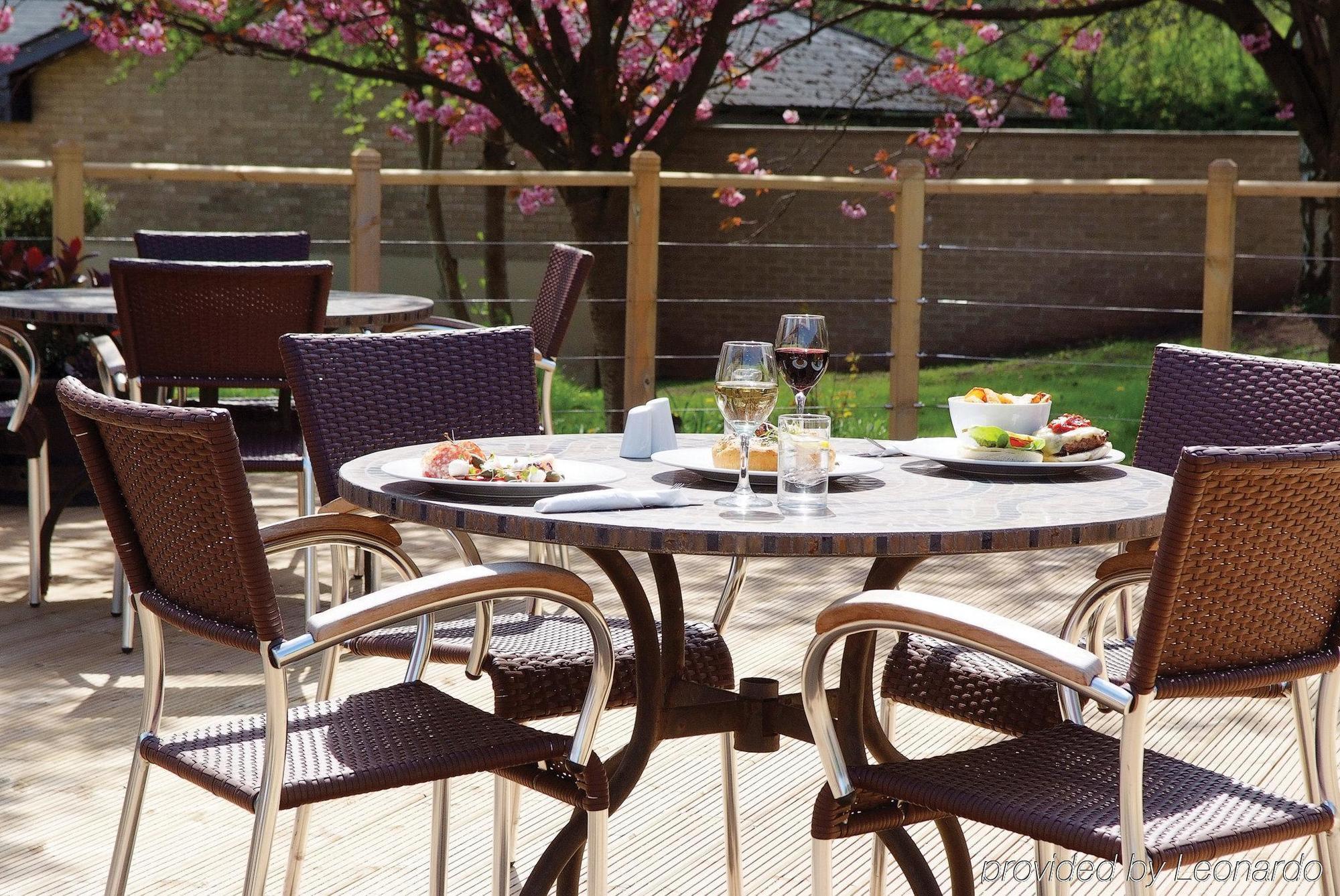 Honest Lawyer Hotel Дарем Ресторан фото