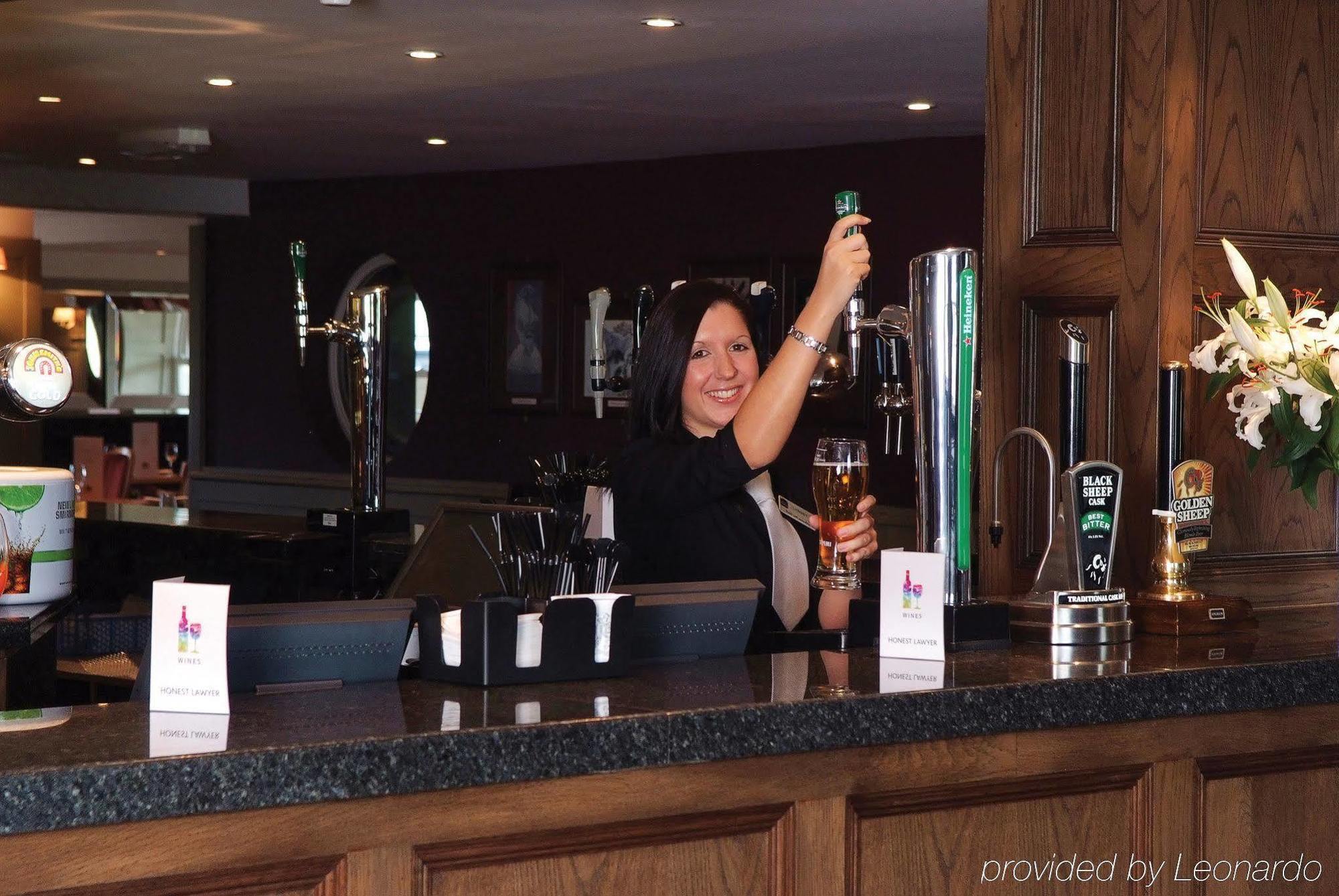 Honest Lawyer Hotel Дарем Ресторан фото