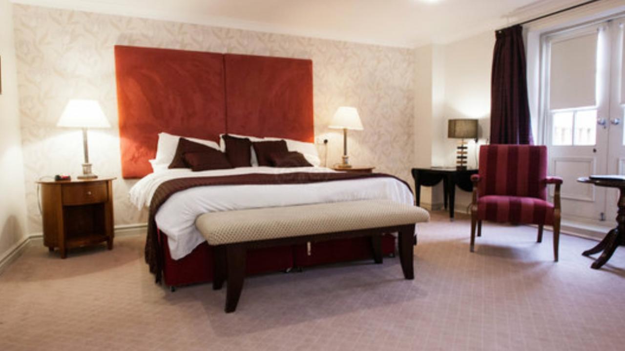 Honest Lawyer Hotel Дарем Экстерьер фото