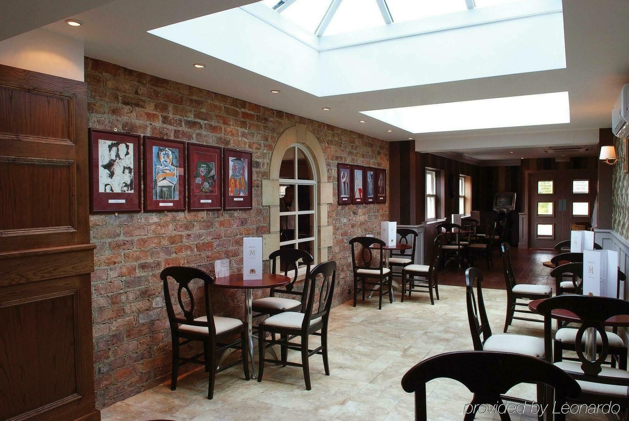 Honest Lawyer Hotel Дарем Ресторан фото